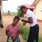 When Chinese companies help economic development in Africa, some Chinese men also won the hearts of many African girls. They can speak good Mandarin Chinese. These are Chinese wives in Lagos, Africa.