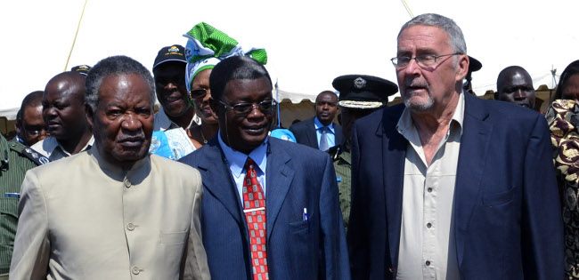 Sata [left], Sikwela [center] and Guy Scot [right]
